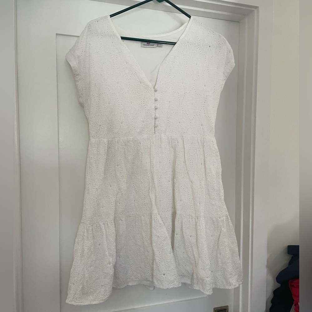 Vineyard Vines White dress size S.